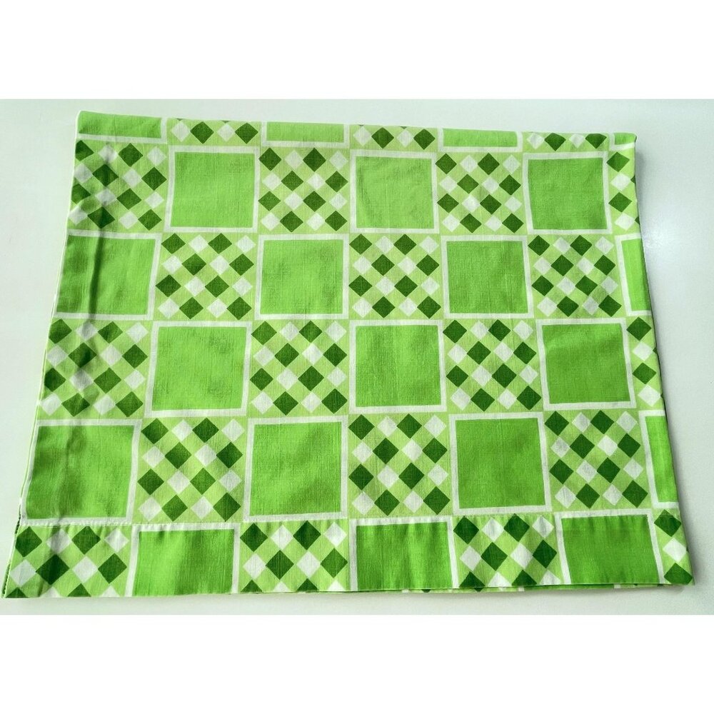 Vintage 70s single pillowcase, green geometric checkered, TruPrest